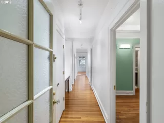 Photo #2: 19309095 Listing