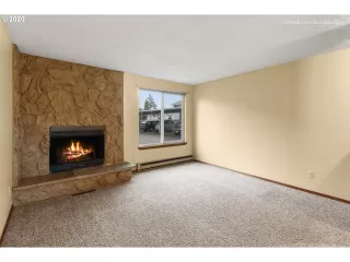 Photo #3: 19309828 Listing