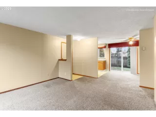 Photo #5: 19309828 Listing