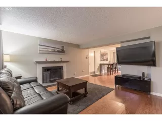 Photo #2: 19311574 Listing