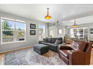 Photo #4: 19312670 Listing