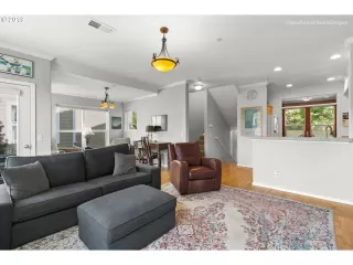 Photo #5: 19312670 Listing