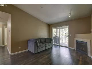 Photo #1: 19313229 Listing