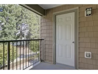 Photo #2: 19313229 Listing