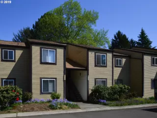 Photo #5: 19314909 Listing 
