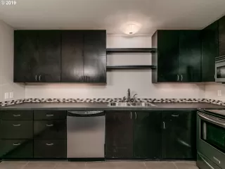 Photo #6: 19316565 Listing