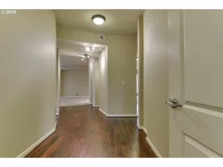 Photo #2: 19319826 Listing