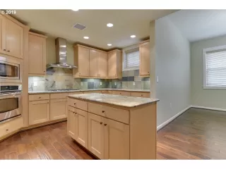 Photo #4: 19319826 Listing