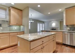 Photo #5: 19319826 Listing