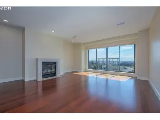 Photo #3: 19319982 Listing