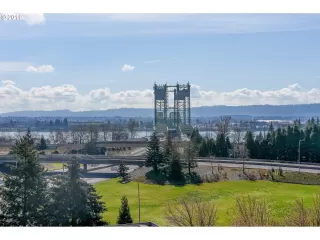 Photo #5: 19319982 Listing