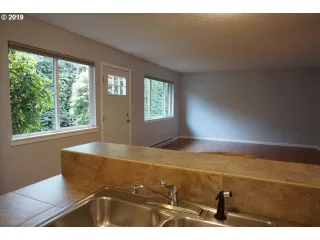 Photo #2: 19319985 Listing