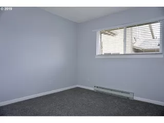 Photo #5: 19319985 Listing