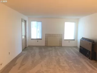 Photo #2: 19320637 Listing