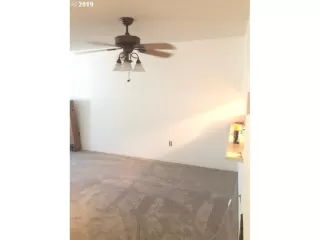 Photo #3: 19320637 Listing