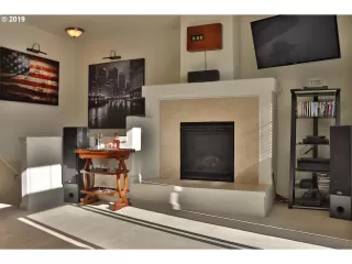 Photo #2: 19320796 Listing