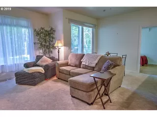 Photo #4: 19324181 Listing