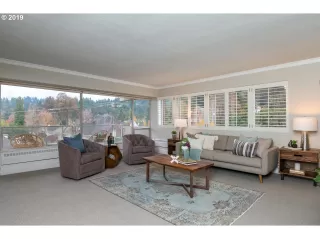 Photo #1: 19325122 Listing