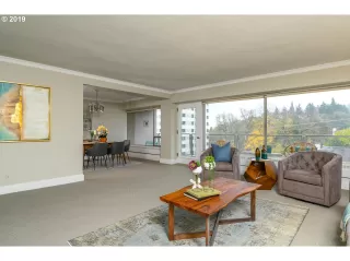 Photo #4: 19325122 Listing