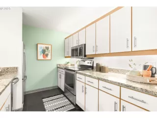 Photo #5: 193252534 Listing 