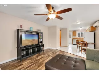 Photo #4: 19326144 Listing