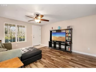 Photo #6: 19326144 Listing