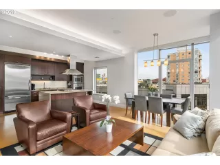 Photo #3: 19333156 Listing