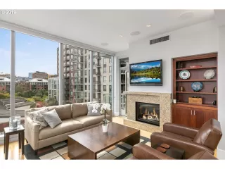 Photo #4: 19333156 Listing