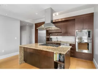 Photo #5: 19333156 Listing