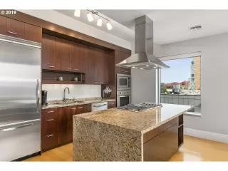 Photo #6: 19333156 Listing