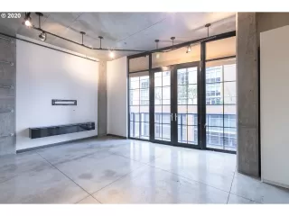 Photo #3: 19333202 Listing