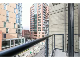 Photo #5: 19333202 Listing