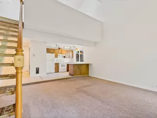 Photo #1: 19333471 Listing