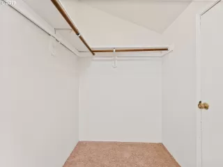 Photo #6: 19333471 Listing