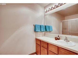 Photo #6: 19339779 Listing