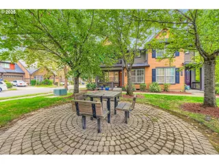 Photo #2: 193436712 Listing 