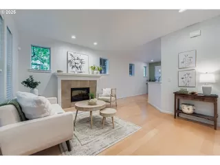 Photo #5: 193436712 Listing 