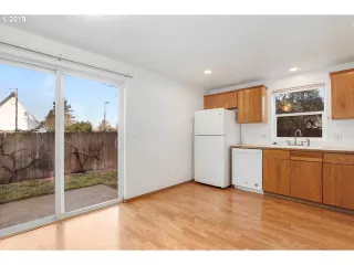 Photo #6: 19344816 Listing