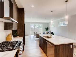 Photo #5: 19345892 Listing