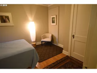 Photo #6: 19346071 Listing
