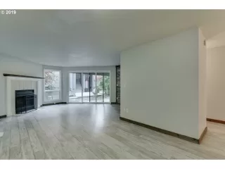 Photo #3: 19346193 Listing