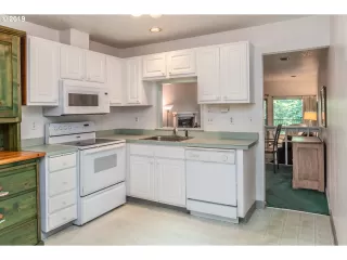 Photo #6: 19347100 Listing 