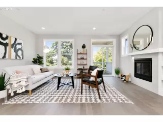 Photo #5: 19347239 Listing