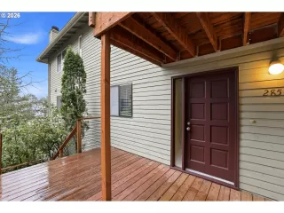 Photo #2: 193514346 Listing