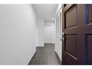 Photo #3: 193514346 Listing