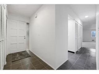 Photo #4: 193514346 Listing