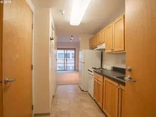 Photo #5: 19357404 Listing