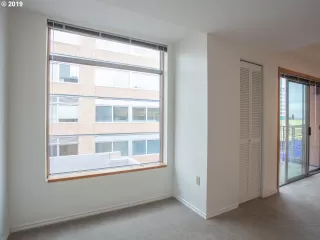 Photo #6: 19357404 Listing