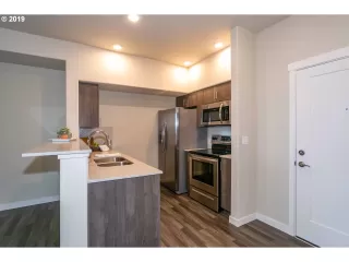 Photo #4: 19358542 Listing