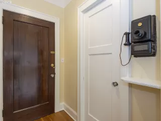 Photo #6: 19360106 Listing